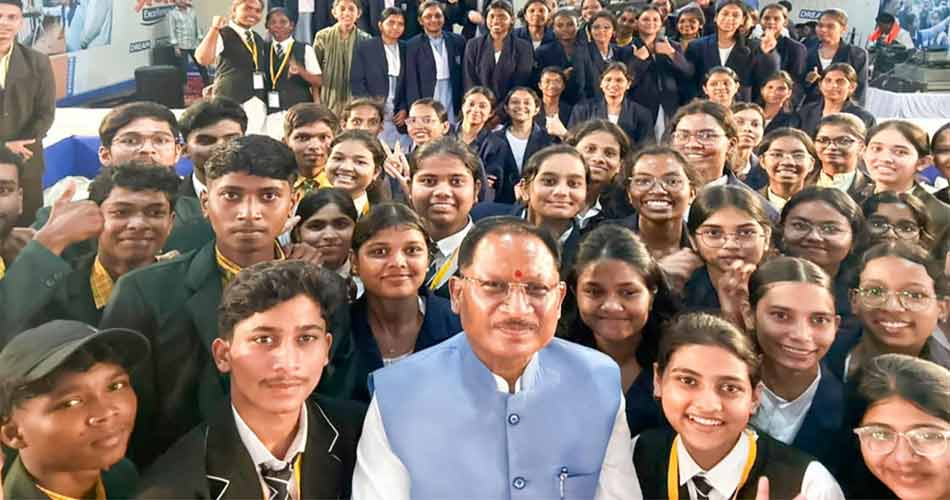 रायपुर : शिक्षा से विकसित छत्तीसगढ़ तक: मुख्यमंत्री श्री साय ने नीट क्वालीफाई विद्यार्थियों के साथ साझा किया भविष्य का रोडमैप